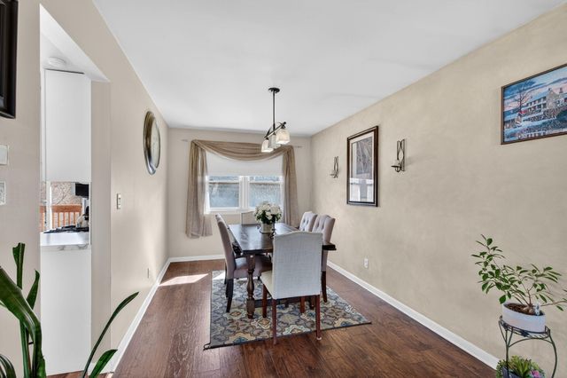 847 Appletree Drive, Schererville, IN 46375