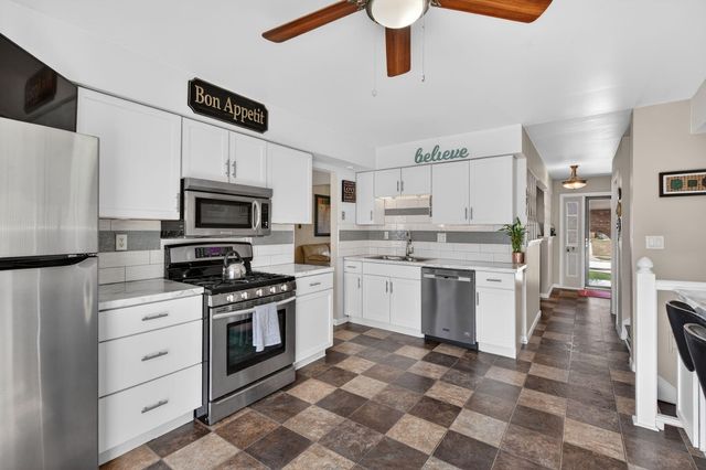 847 Appletree Drive, Schererville, IN 46375