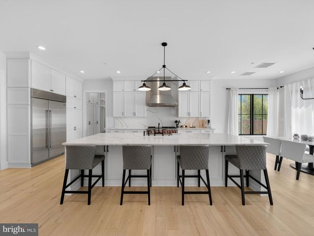 7700 LEESBURG DR, Bethesda, MD 20817