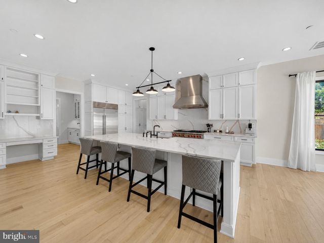 7700 LEESBURG DR, Bethesda, MD 20817