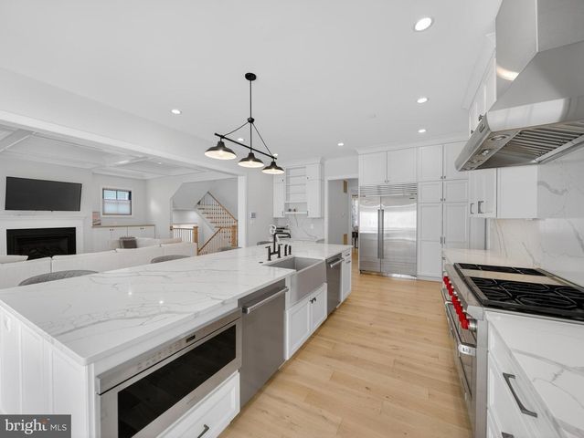 7700 LEESBURG DR, Bethesda, MD 20817
