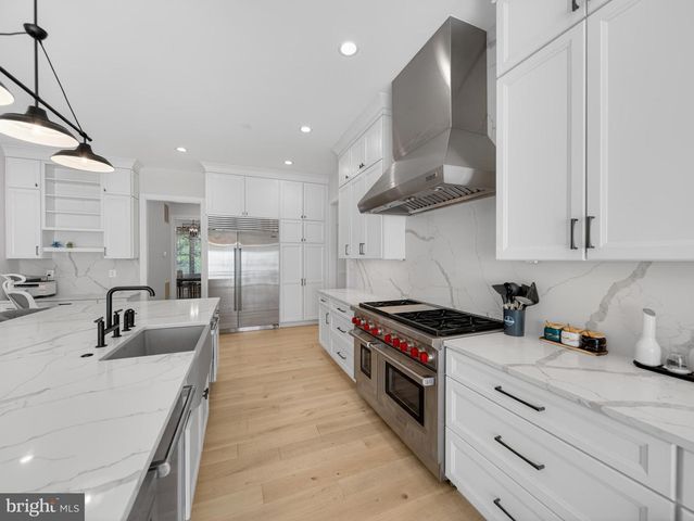 7700 LEESBURG DR, Bethesda, MD 20817