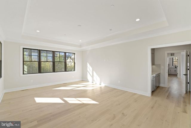 7700 LEESBURG DR, Bethesda, MD 20817