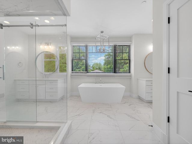 7700 LEESBURG DR, Bethesda, MD 20817