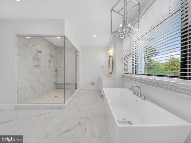 7700 LEESBURG DR, Bethesda, MD 20817