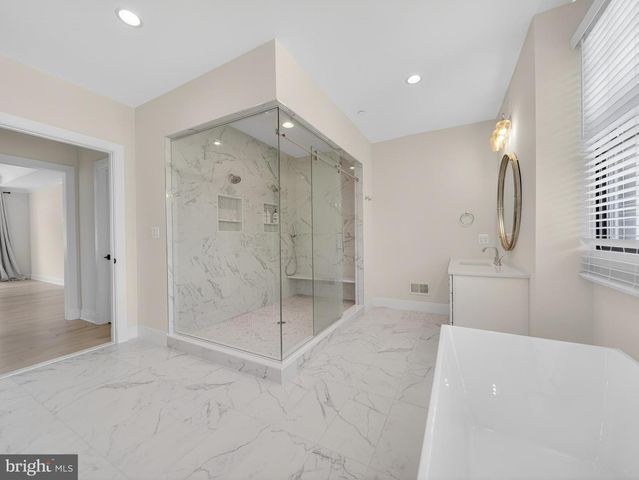 7700 LEESBURG DR, Bethesda, MD 20817