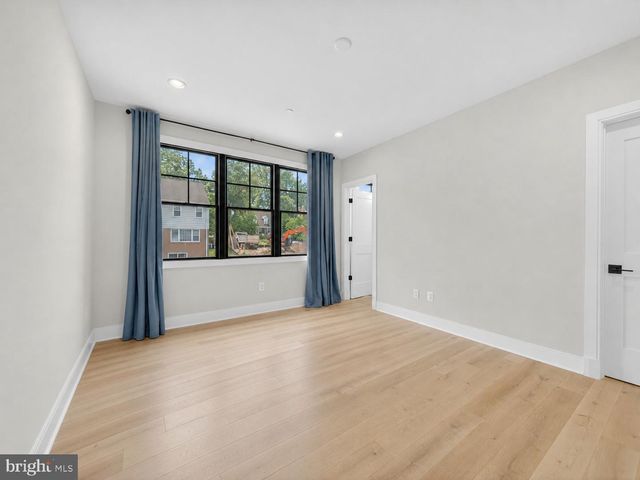 7700 LEESBURG DR, Bethesda, MD 20817