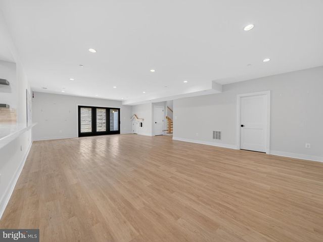 7700 LEESBURG DR, Bethesda, MD 20817