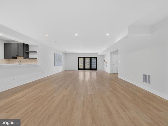 7700 LEESBURG DR, Bethesda, MD 20817