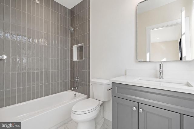 7700 LEESBURG DR, Bethesda, MD 20817