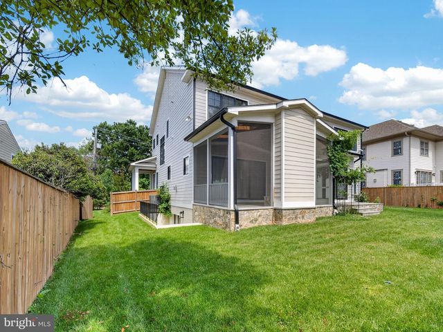 7700 LEESBURG DR, Bethesda, MD 20817