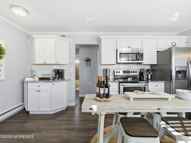 3 Oakham Row, Manchester, NJ 08759