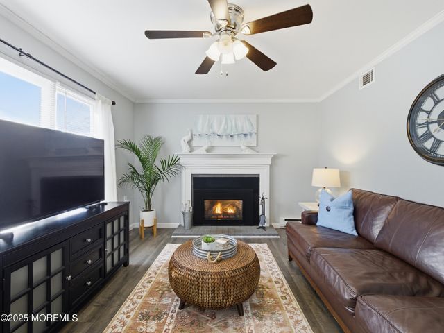 3 Oakham Row, Manchester, NJ 08759