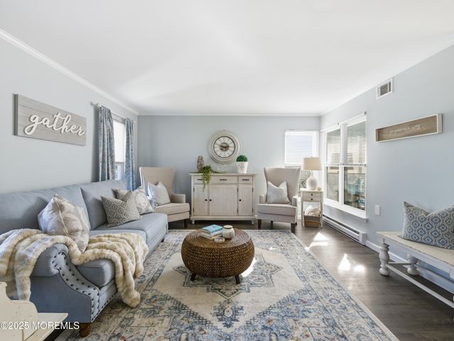 3 Oakham Row, Manchester, NJ 08759