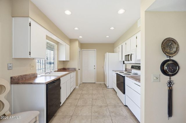 15227 N BOSWELL Boulevard, Sun City, AZ 85351