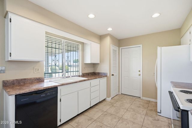15227 N BOSWELL Boulevard, Sun City, AZ 85351