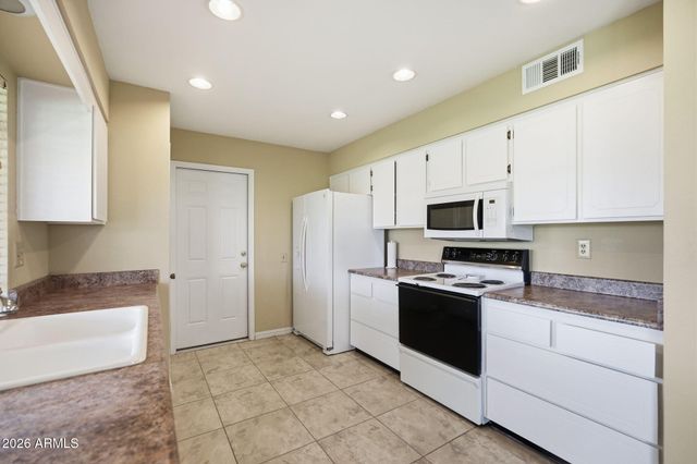 15227 N BOSWELL Boulevard, Sun City, AZ 85351