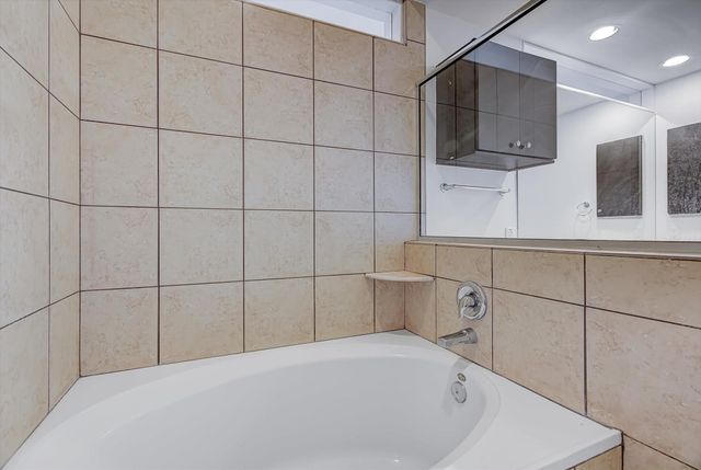 3028 Commerce Street, Houston, TX 77003