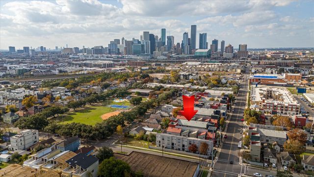 3028 Commerce Street, Houston, TX 77003