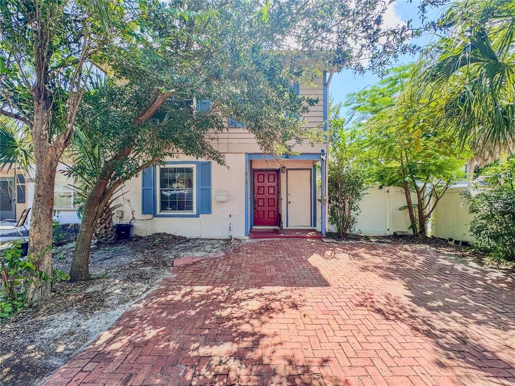 515 CARAMBOLA AVENUE, Altamonte Springs, FL 32714