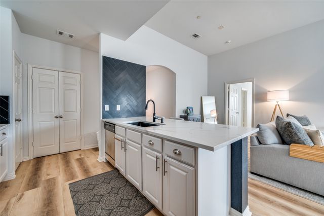 575 S Virginia Hills Drive 2906, Mckinney, TX 75072