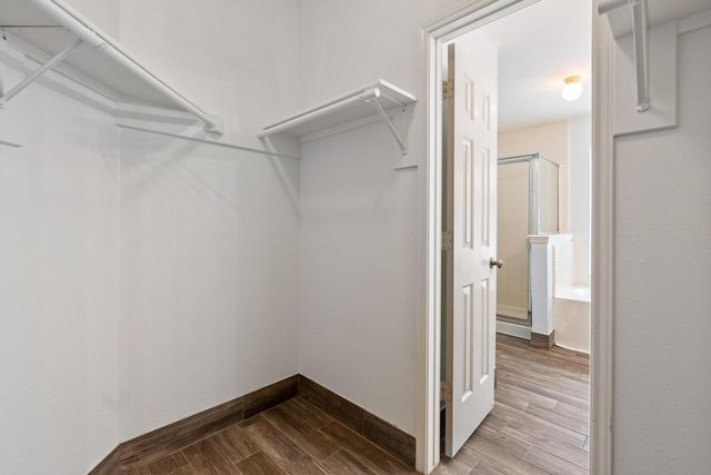 10638 Desert Springs Circle, Houston, TX 77095