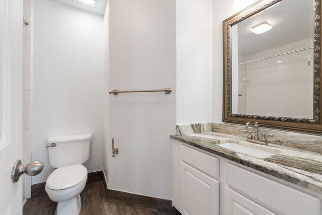 10638 Desert Springs Circle, Houston, TX 77095