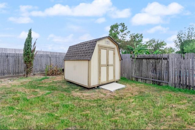 10638 Desert Springs Circle, Houston, TX 77095