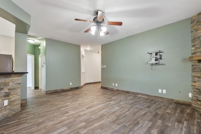 10638 Desert Springs Circle, Houston, TX 77095