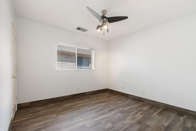 10638 Desert Springs Circle, Houston, TX 77095