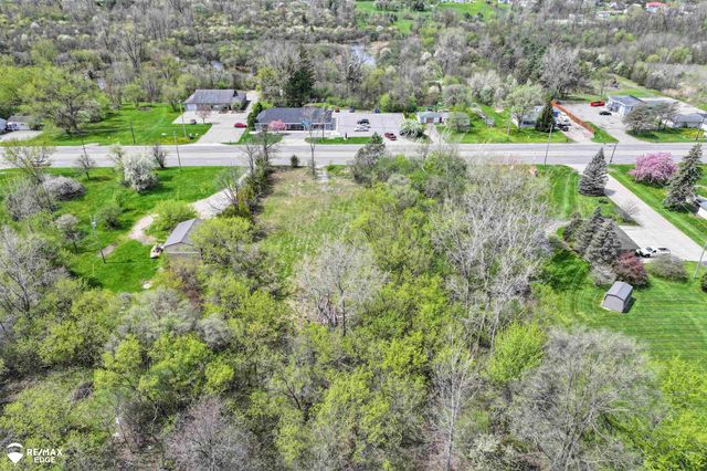 3353 S Center Road, Burton, MI 48519
