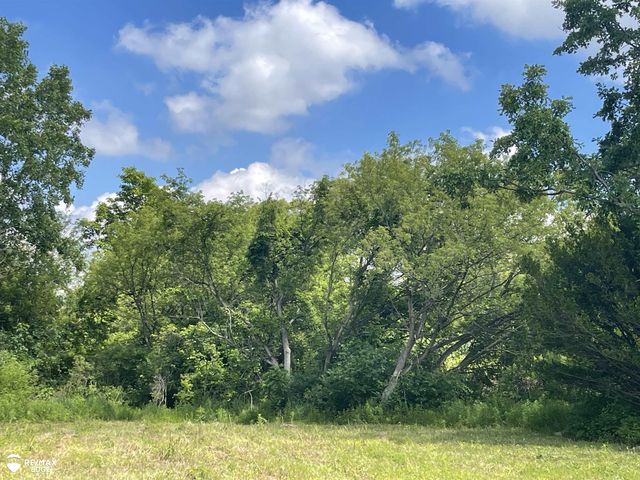 3353 S Center Road, Burton, MI 48519