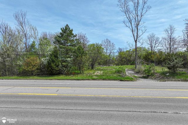 3353 S Center Road, Burton, MI 48519