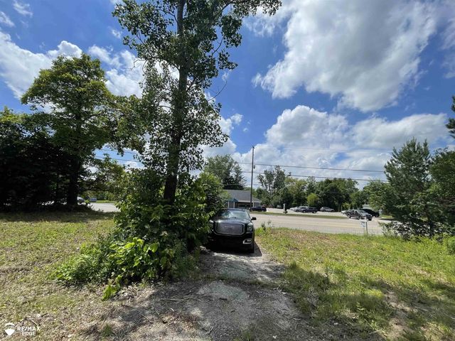 3353 S Center Road, Burton, MI 48519