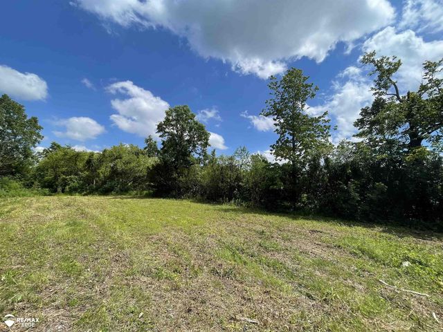 3353 S Center Road, Burton, MI 48519