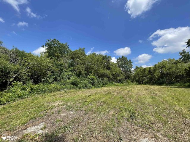 3353 S Center Road, Burton, MI 48519