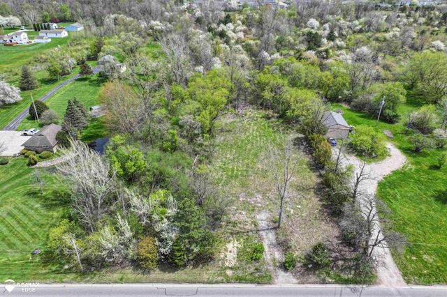3353 S Center Road, Burton, MI 48519