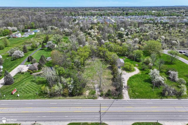 3353 S Center Road, Burton, MI 48519