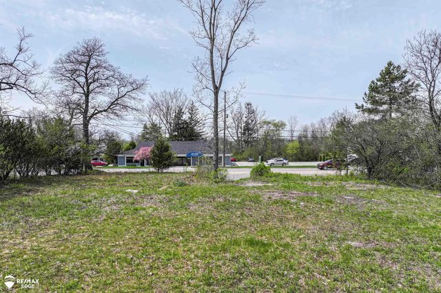 3353 S Center Road, Burton, MI 48519