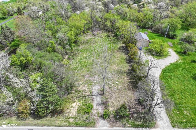 3353 S Center Road, Burton, MI 48519