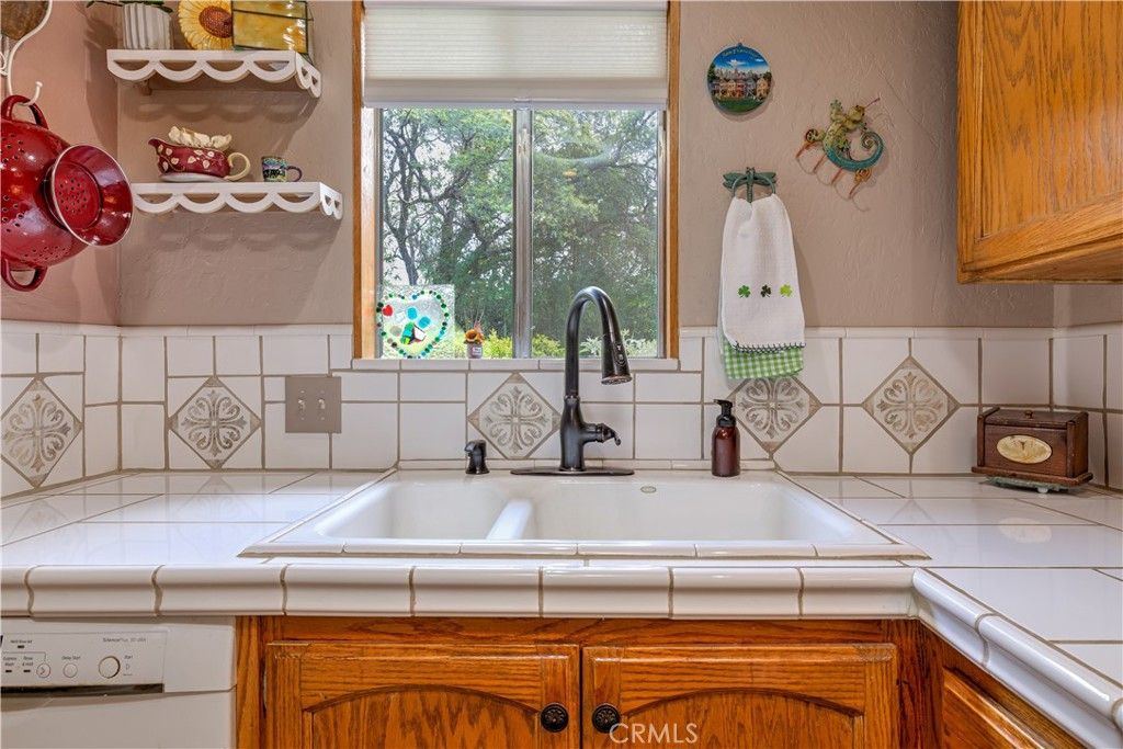 Image 3 of property listing at 1044 Mount Ida, Oroville, CA 95966