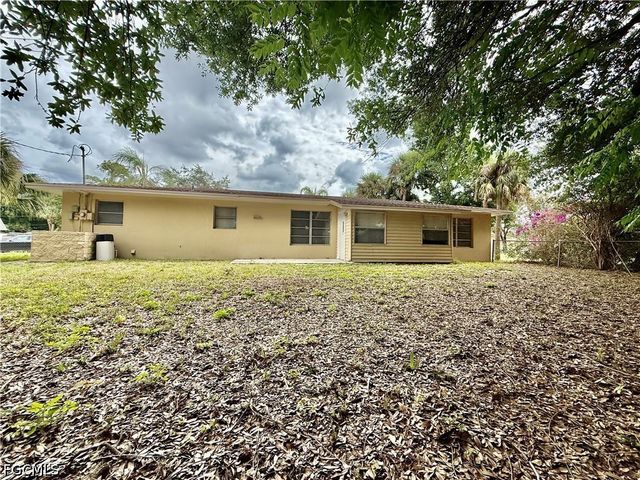 706 E 3rd ST, Lehigh Acres, FL 33936
