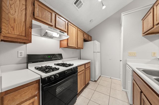 411 Greenlawn BLVD, Round Rock, TX 78664