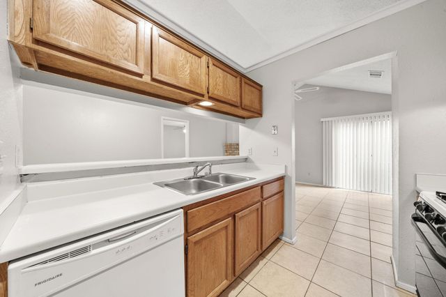 411 Greenlawn BLVD, Round Rock, TX 78664