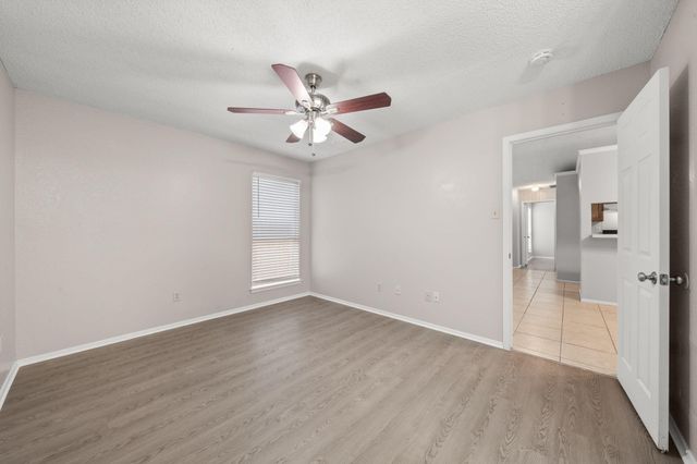 411 Greenlawn BLVD, Round Rock, TX 78664