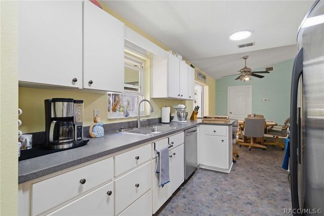 10022 N Twinflower Terrace, Crystal River, FL 34428