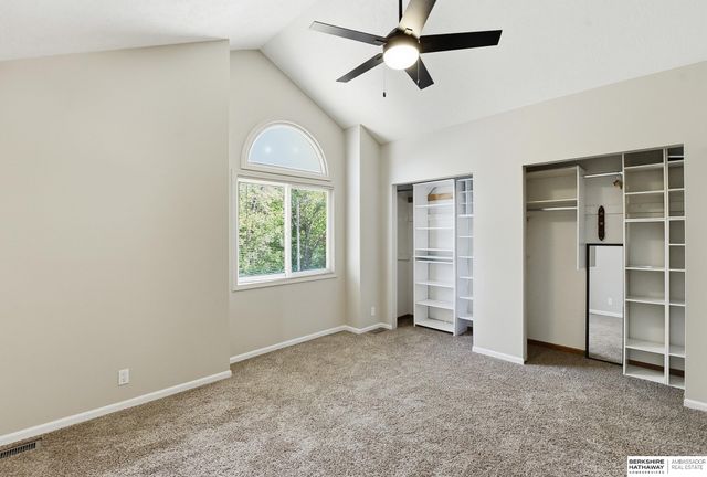 307 E 17th Avenue, Bellevue, NE 68005