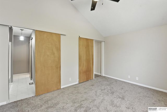 307 E 17th Avenue, Bellevue, NE 68005