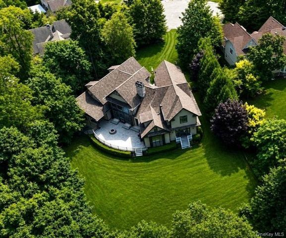 5 Buckingham Court, Muttontown, NY 11791