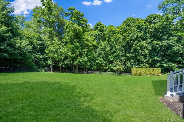 5 Buckingham Court, Muttontown, NY 11791